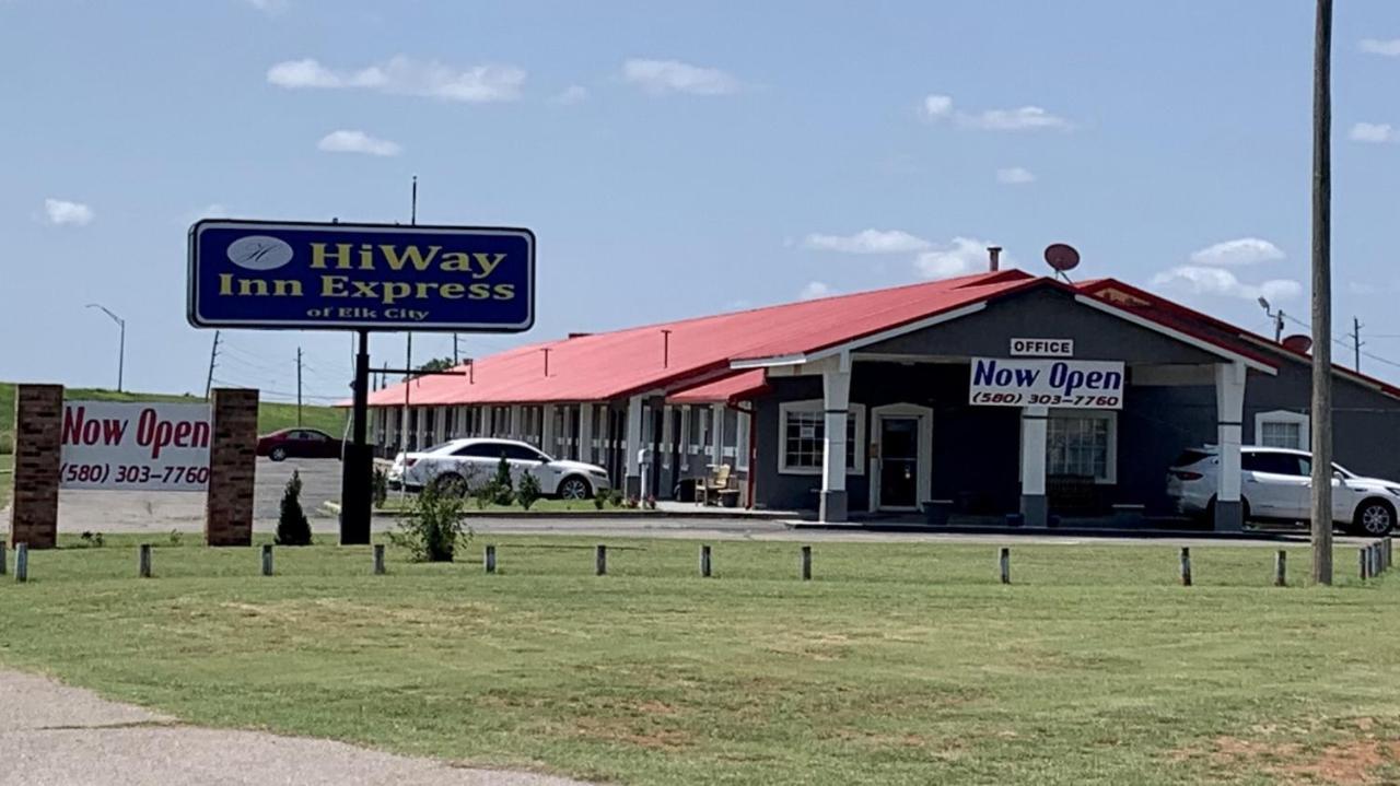 Hiway Inn Express Elk City Exterior photo